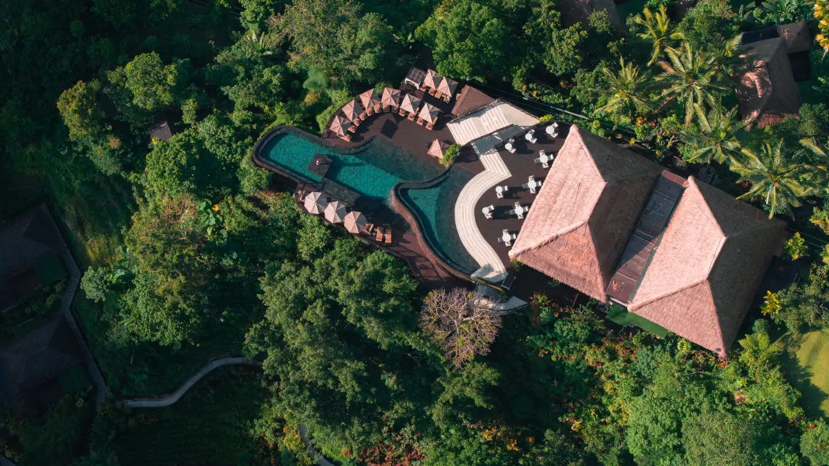 Hanging Gardens Bali infinity pool Ubud jungle valley quiet luxury escape crowds