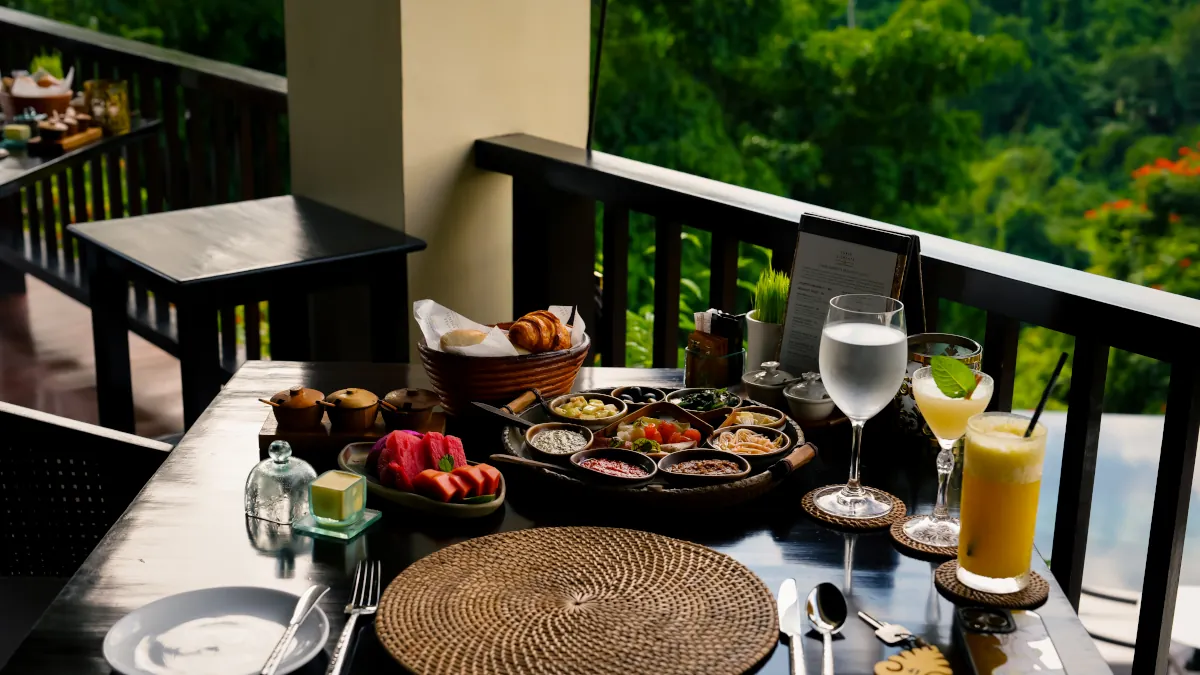 Healthy luxury dining at Hanging Gardens of Bali in Ubud