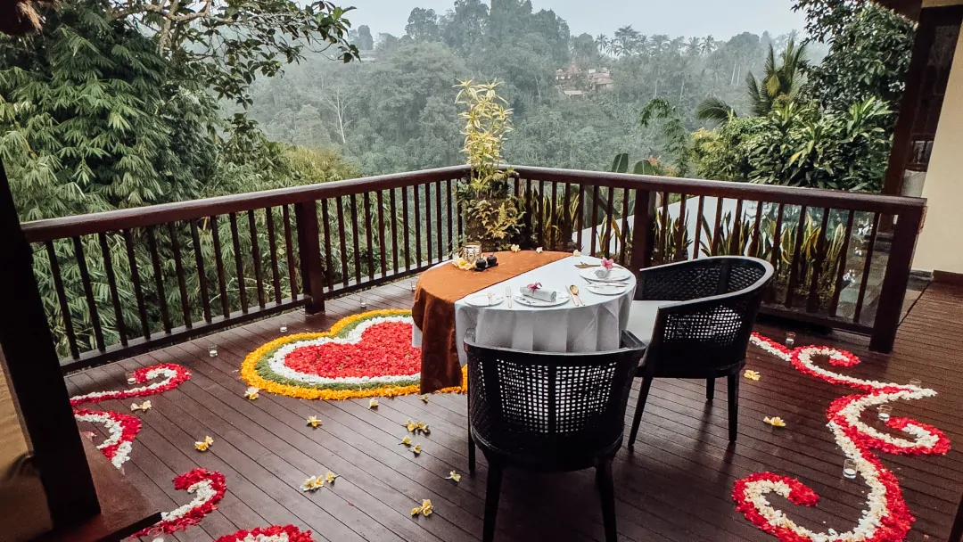 Private romantic dinner Bali proposal experience
